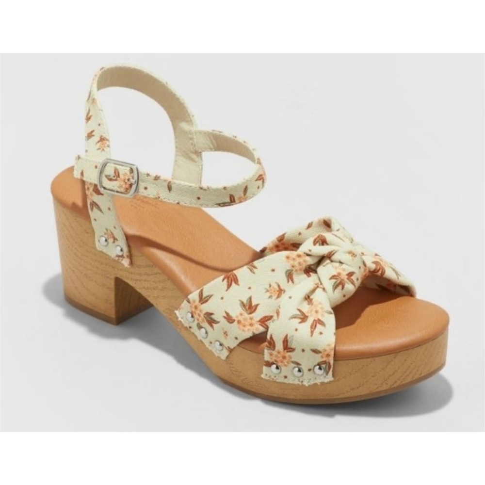 Universal Thread Eleanor Floral Heeled Sandals Cream Size 7